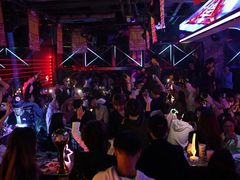 -UP嘻哈酒吧(粉巢店)