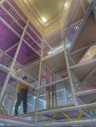 -奈尔宝·儿童乐园·亲子餐厅(华采天地店)