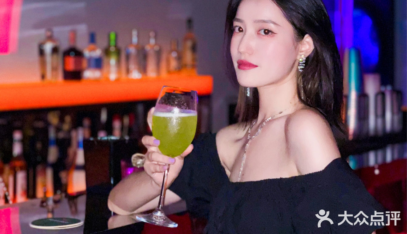 重庆探店｜九街高性价比hiphop酒吧🔥ZAO起来
