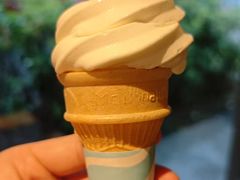 牛奶冰淇淋甜筒-麦当劳(West Coast Park)