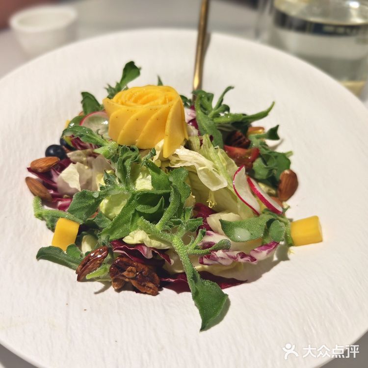 仓库不接地气，反而在天空？