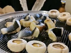 -围炉肉舍•炭烤活鳗•丹东海鲜烤肉(步行街店)