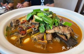 Cured Pork and Pickled Vegetable Stewed Eel
