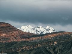 -天山神秘大峡谷