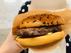 安格斯厚牛芝士堡-麦当劳(广州新港东路第二分店)