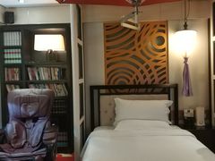 -喜鹊愉家酒店(郑州曼哈顿博览中心地铁站店)