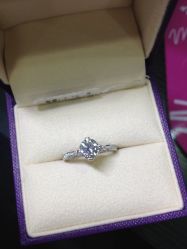 手机拍得不好看啊TT-威德钻石-克拉钻大本营(南京东路店)