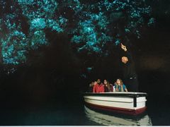 -怀托摩萤火虫洞