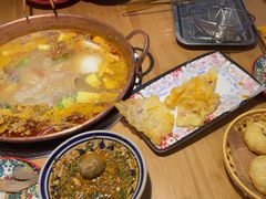 -洱火云南酸菜牛肉火锅(石景山当代商城店)