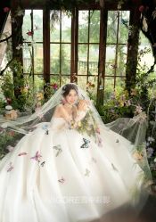 -雪中彩影婚纱摄影·微光艺术中心