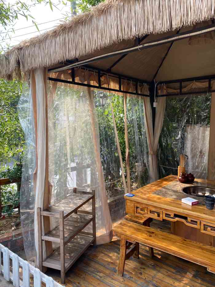 袍哥人家庭院火锅(左五路店)