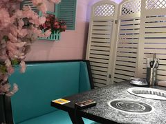 卡座-烤路里·韩国品质自助烤肉(石路天虹4号店)