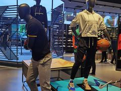 -NIKE品牌体验店(金源新燕莎店)