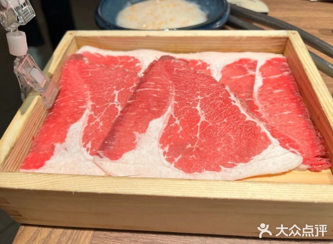 巴奴毛肚火锅:鲜脆爽口,燃情味蕾的火锅盛宴!