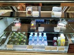 面包甜点陈列柜-哈根达斯(芳圆里店)