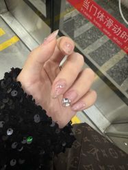 -艾珂·美甲美睫