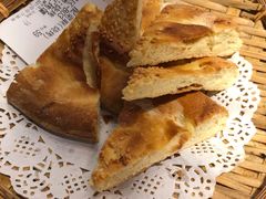 烤馕饼-塔哈尔·新疆盛宴(城西银泰店)