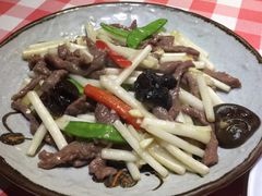 花生苗炒牛柳-龙桥私厨·姜花菊花过桥鱼·顺德菜(容桂店)