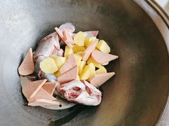 -老刘生态大鱼坊铁锅炖鱼(赛马场店)