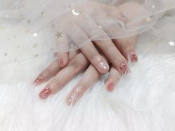 -吉吉靓甲美睫