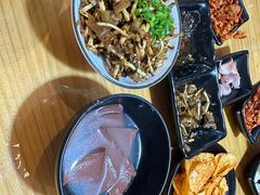 -小椒羊.羊肉粉 龙虾 羊肉串(新地旗舰店)