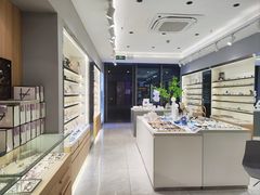 -视野联行眼镜·蔡司·尼康·豪雅·依视路(青浦宝龙店)