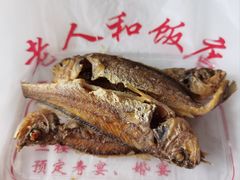 干煎小黄鱼-老人和饭店(淮海中路店)