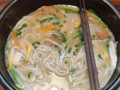 -银米·云南传统过桥米线(双廊黑金冠店)