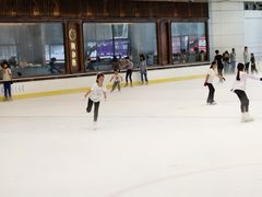 -冰纷万象滑冰场(深圳万象城店)