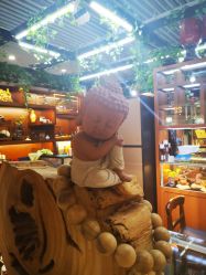 -灵彩珠宝(朗香街店)