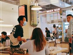 用餐区-白仁仔· 活烤海鲜 宵夜(豫园店)