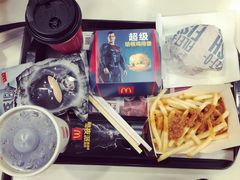 超级培根鸡排堡-麦当劳(盐城世纪大道得来速店)