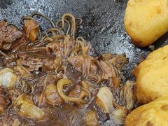 -粘豆包柴火铁锅炖