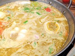 -野山舂·贵州现舂酸汤火锅(鸿通城店)