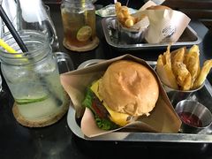 芝士牛肉汉堡-BURGER BRO'S