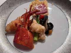 燒金腿玉簪龍蝦球-嘉麟楼