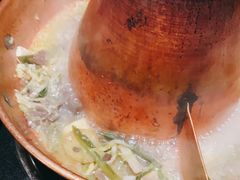 -果松木炭酸菜铜火锅·外婆参鸡汤