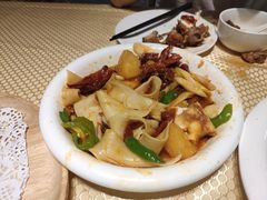新疆大盘鸡-巴扎美食·新疆菜·西域歌舞表演餐厅(新疆大厦店)