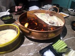 -三人行骨头王火锅(长寿店)