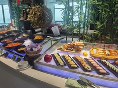 -亚洲国际大酒店·云顶阁旋转自助餐厅