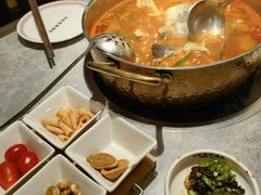 -野山舂·贵州现舂酸汤牛肉(民生路店)