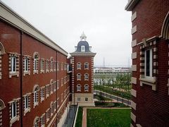 -上海惠灵顿外籍人员子女学校