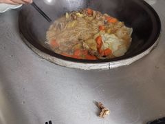 -粘豆包柴火铁锅炖