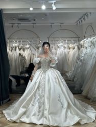 -予白婚纱礼服馆