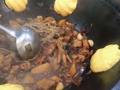 小笨鸡蘑菇锅-炮爷东北铁锅炖(棠安路店)
