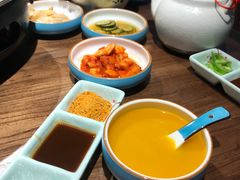 -明洞阿姨·韩式酱蟹烤肉·创意料理(三元桥店)