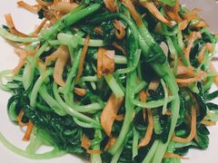 鸡毛菜炒杏鲍菇-将相和·海鲜蒸饺大连菜