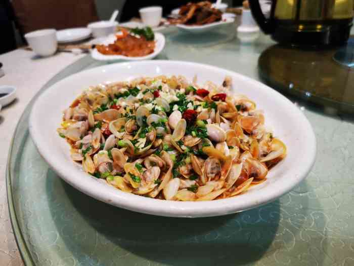 龙凤饭店-"我觉得这家店评分不高多半是因为经营者太佛.