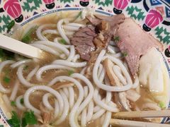 -鑫花溪牛肉米粉(文星广场店)