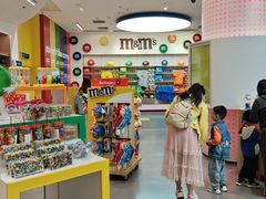 -m豆巧克力世界(上海世茂广场店)